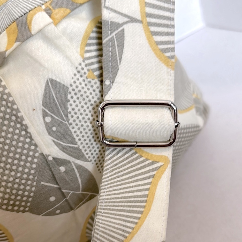 Amy Butler Floral Patterned CROSSBODY Bag - Yellow/ Gray by BAGENVY HANDBAGS EUC - Picture 3 of 16